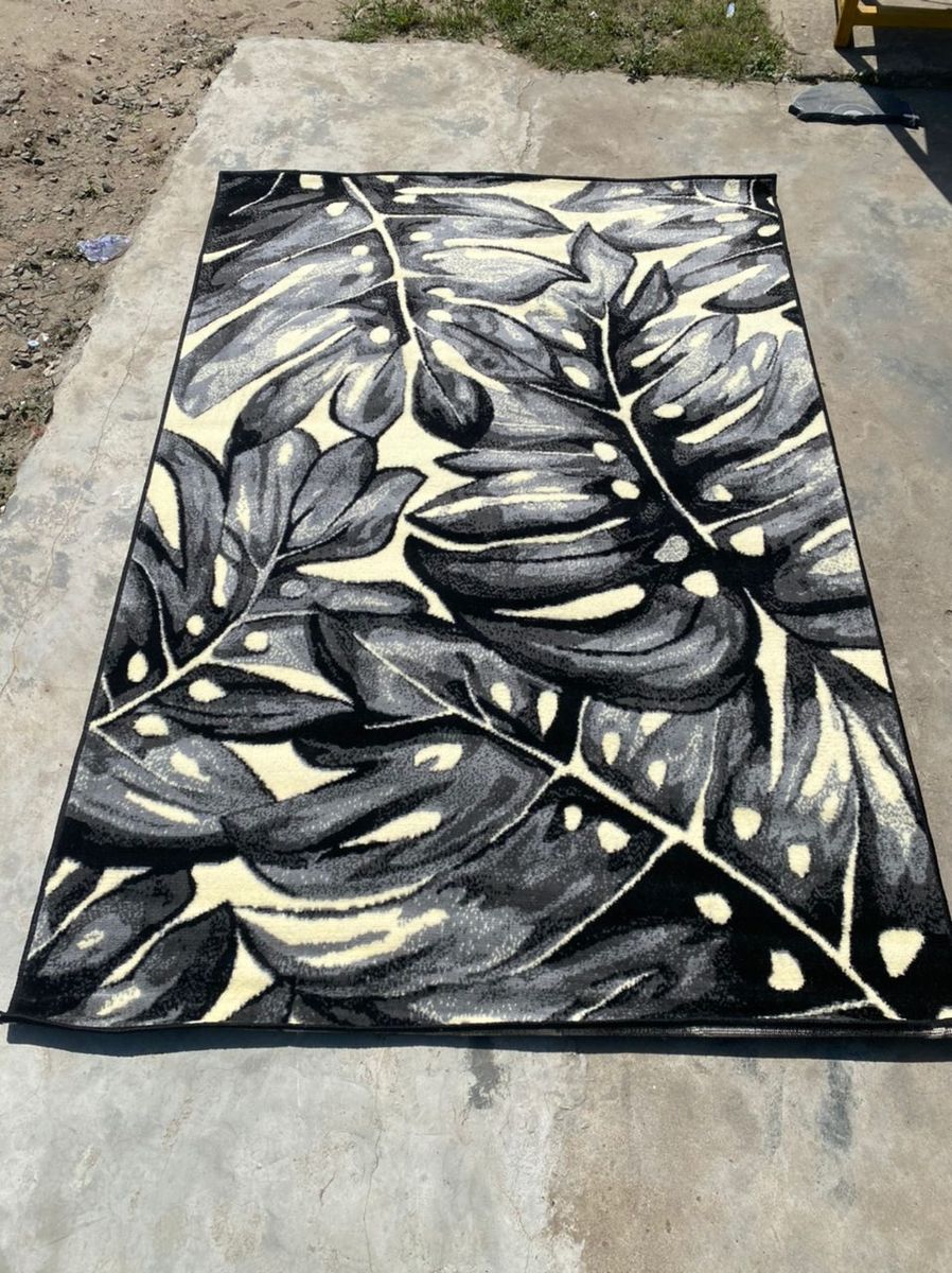 Black, Grey And White SkyLight Center Rug - 5by7