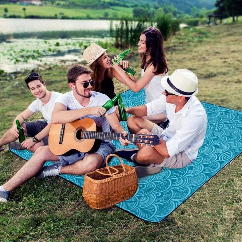 Outdoor Picnic Blanket Waterproof Extra Large Folding Picnic Mat Beach Blanket With Waterproof Backing For Family Concerts Beach