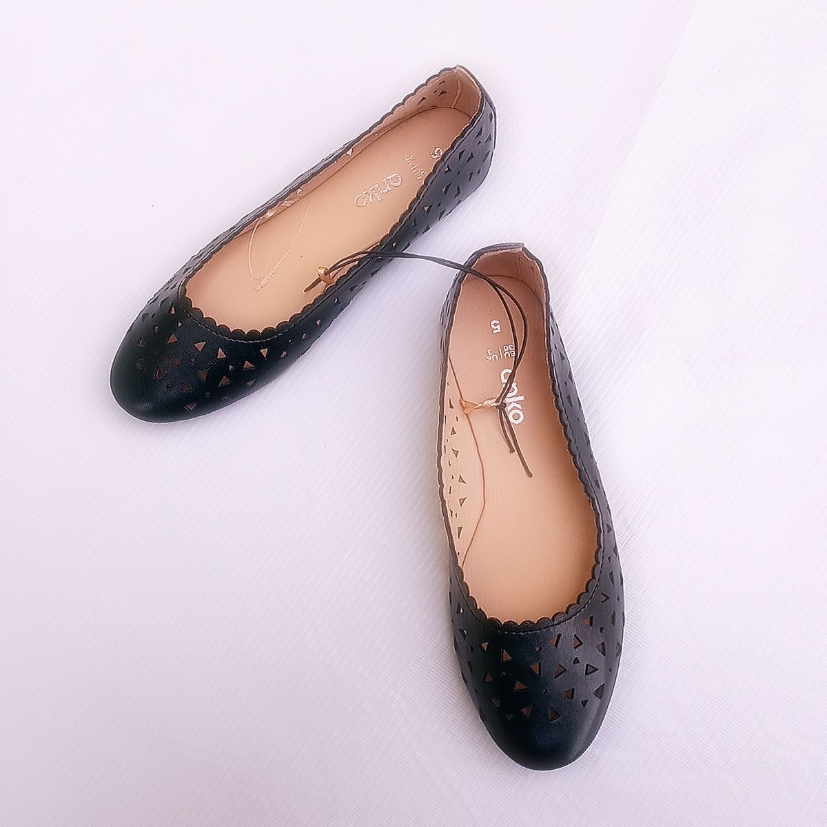 Black Leather Flat Shoe For Girls