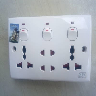 Electric 13a 3-gang Switched Socket - 4 Way