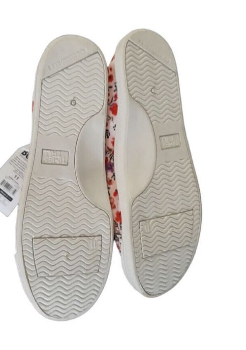 Girls Floral Sneakers With Memory Foam (US 6.5/EUR 37)