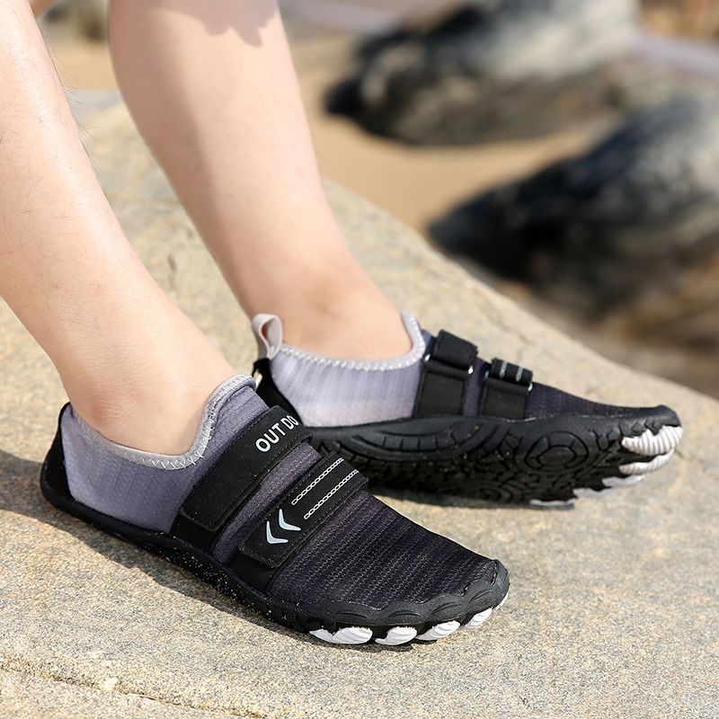 Unisex Five-finger Beach Water Shoes Men Big Size 36-46 Outdoor Quick-drying River Trekking Lovers Swimming Shoes Comfortable Fitness Shoes Black