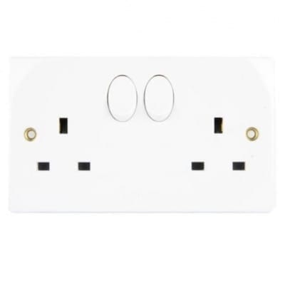 2-gang 13a 3-pin Switched Socket Outlet