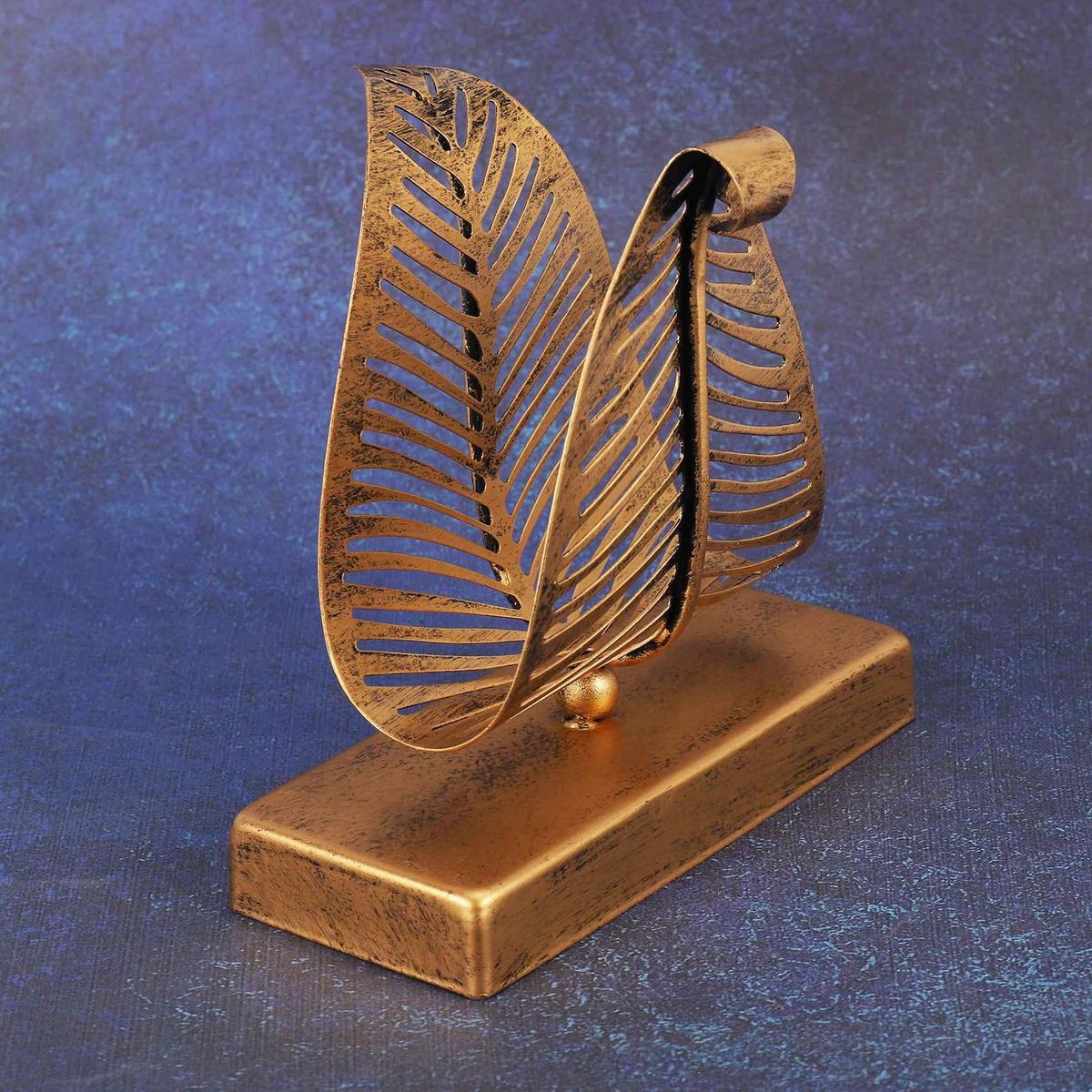 Modern Napkin Holder with Leaf Design