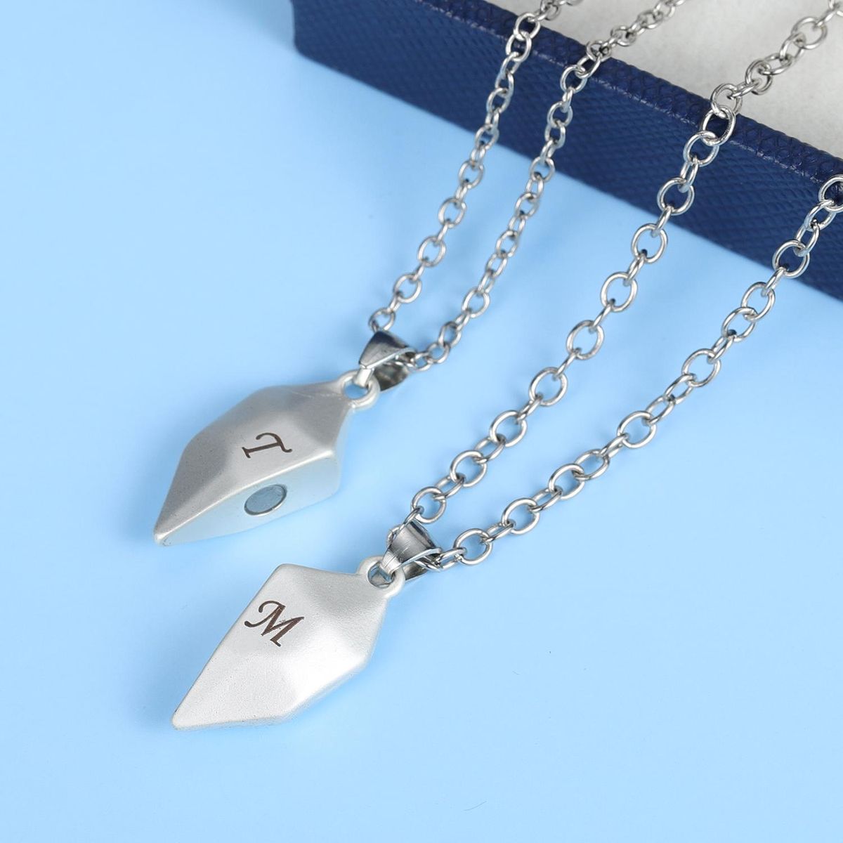 2Pcs/set Custom name Couple Necklaces Charm Pendant Necklace Jewelry Unisex Lovers Couples Jewelry Gift Clavicle Chain Pendants
