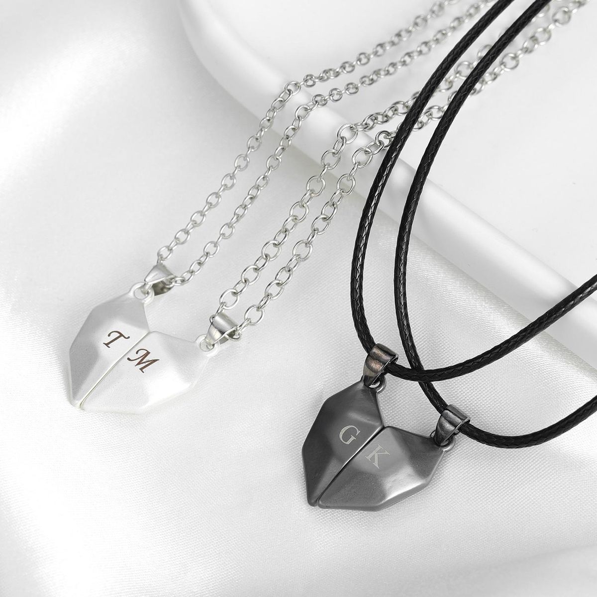 2Pcs/set Custom name Couple Necklaces Charm Pendant Necklace Jewelry Unisex Lovers Couples Jewelry Gift Clavicle Chain Pendants