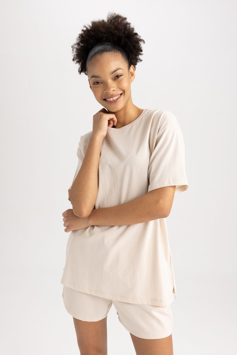 Woman Comfort Fit Bike Neck Knitted Short Sleeve T-Shirt - Ecru