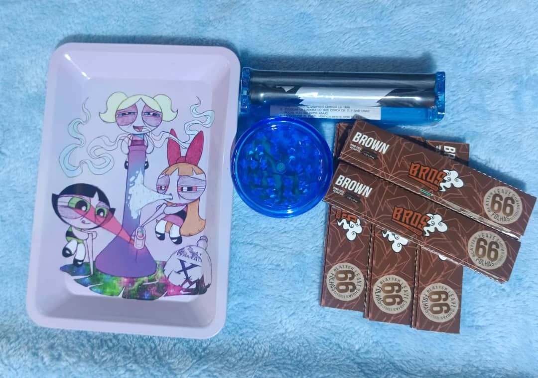 Weed Grinder + Weed Roller Machine + 5 Booklets Of Bros Brown Rolling Smoking Papers And Ash Tray