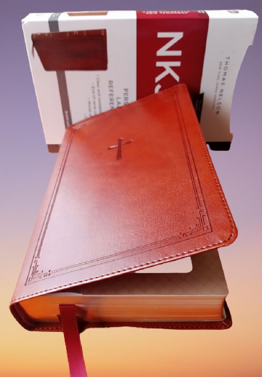 NKJV Personal Size Large Print Reference Bible