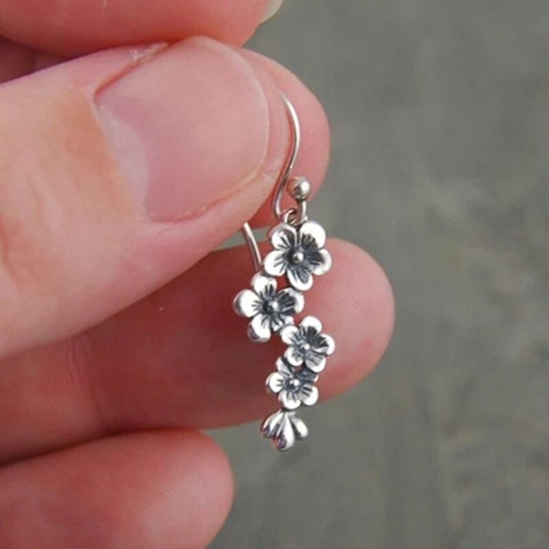 Retro Daisy Flower Drop Earrings For Women Girl Ethnic Antique Silver Color Blossoms Petals Small Dangle Earrings Lovely
