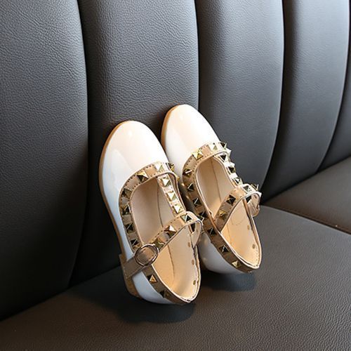 Girls Sandals Wild Rivet Dancing Princess Single Velcro Leather Shoes White