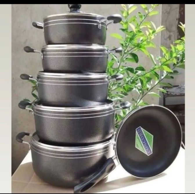 Non-Stick Cookware Set - 5 Cooking Pots And A Frying Pan
