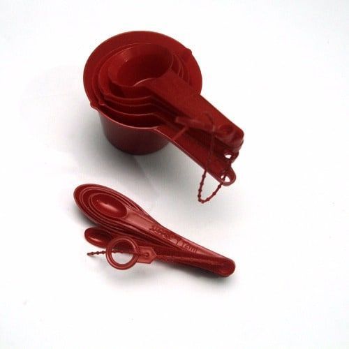 11 Pieces Measuring Cups And Spoons. Red