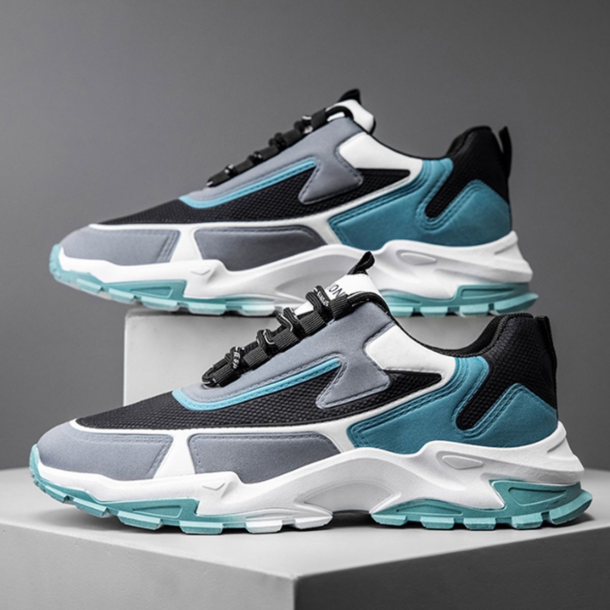 Casual Sports Running Soft Soled Sneakers - Color Blocking