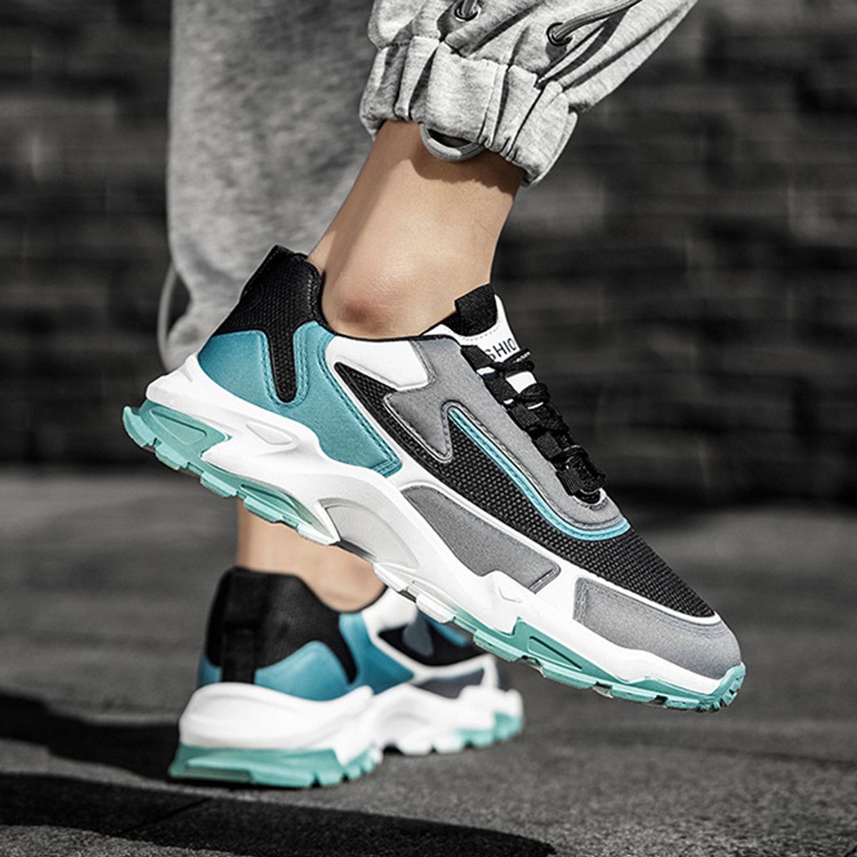 Casual Sports Running Soft Soled Sneakers - Color Blocking