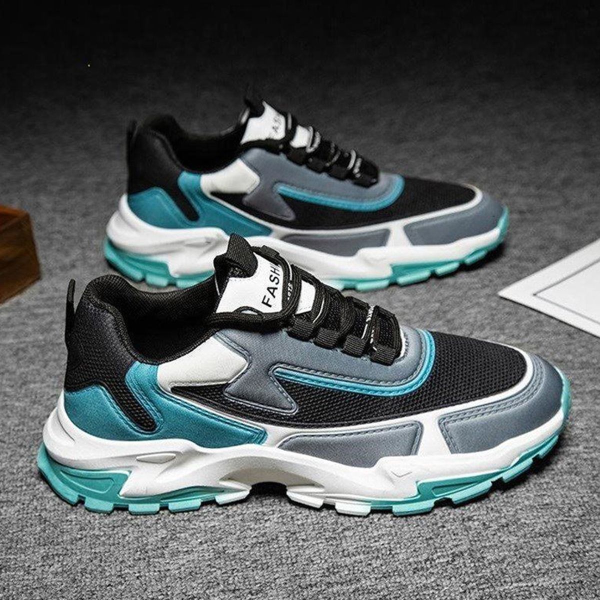 Casual Sports Running Soft Soled Sneakers - Color Blocking