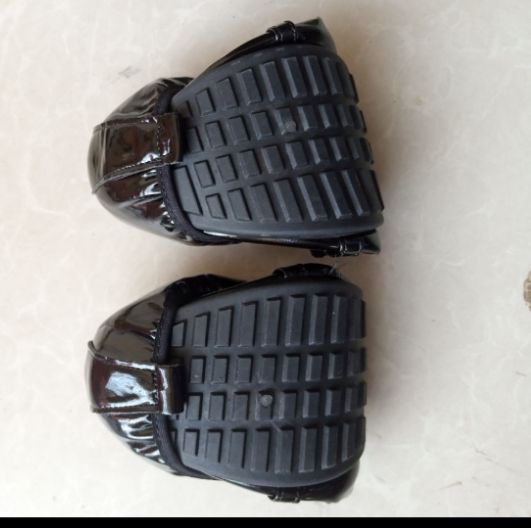 BANANA LADIES FLAT SHOE - BLACK