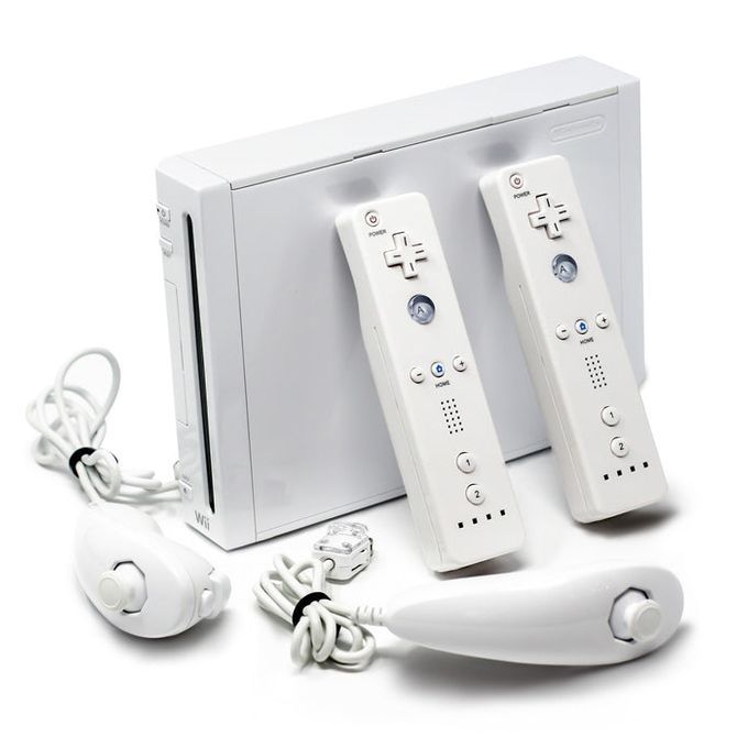 Nintendo Wii Console+2 Remote And Nunchuk - White