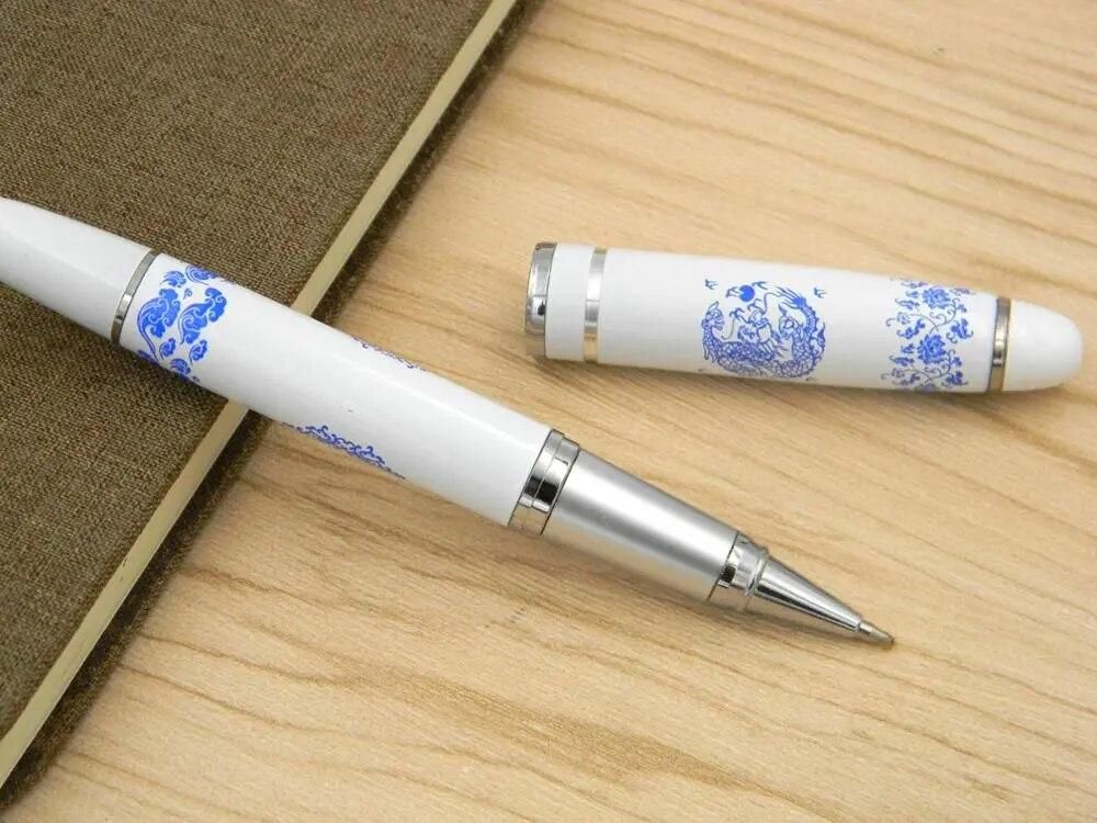High Quality Chinese Dragon Paiting Blue and White Porcelain Pattern 0.5MM Black Refill Rollerball Pen