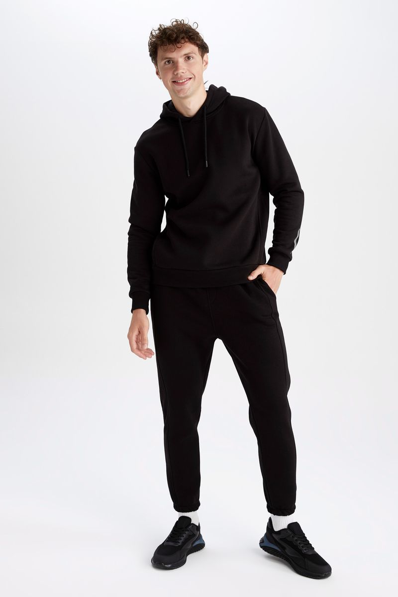 Man Knitted Standart Fit Sweatshirt -Black