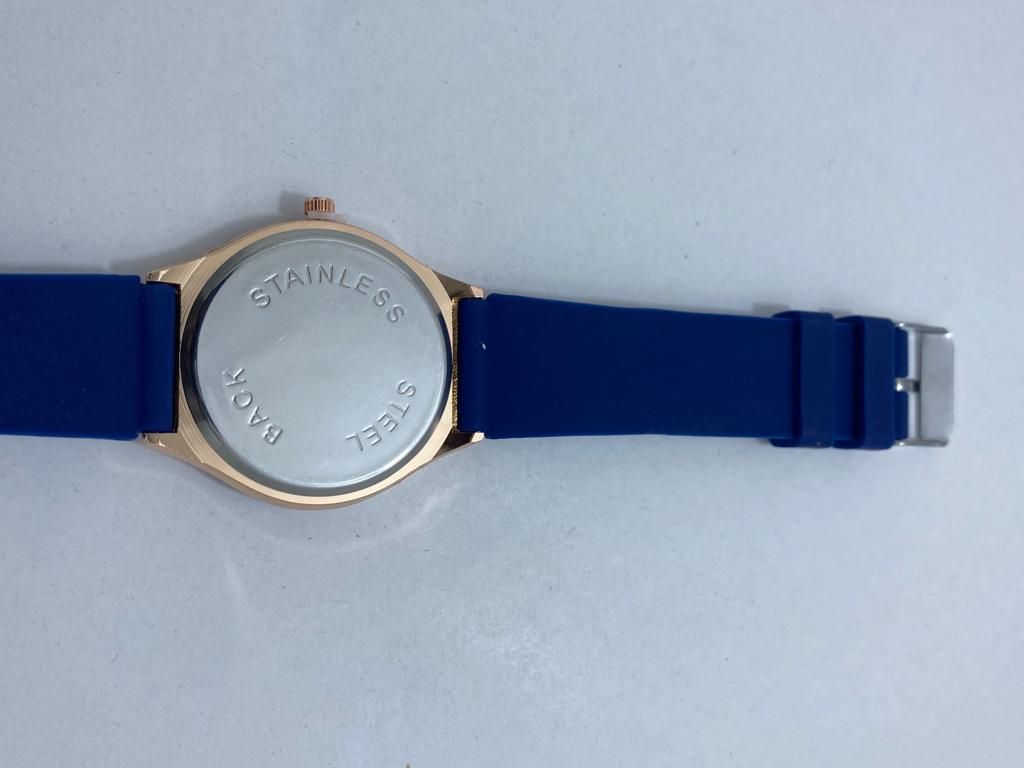 Elegant Ladies Elastic Wristwatch