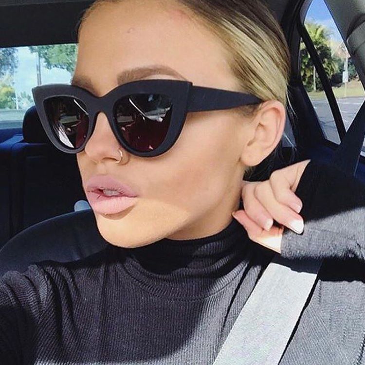 Lovely Fashion Sunglasses + Free Case - Black