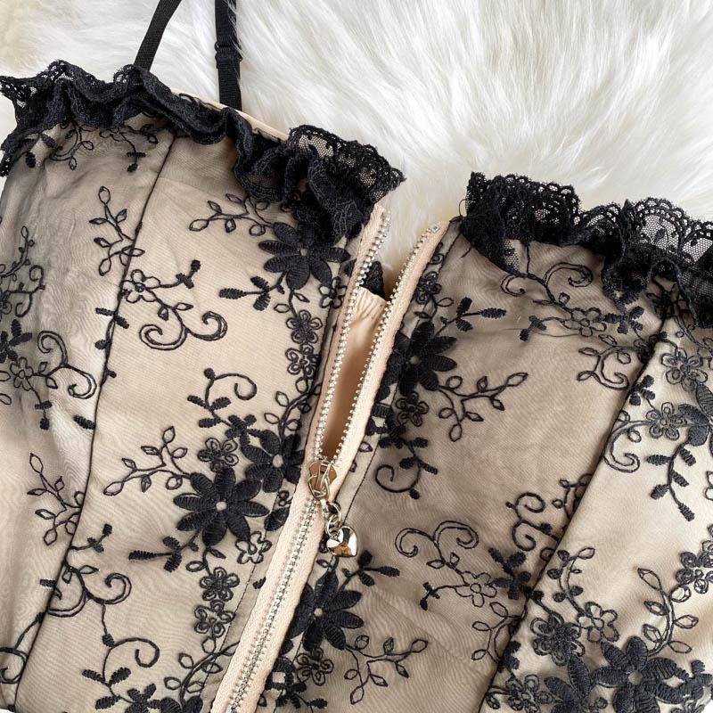 Sexy Camisole Women Short Tops Lace With Back Naked T-shirt Sleeveless Vest Pretty French Clothing Chic Elegant