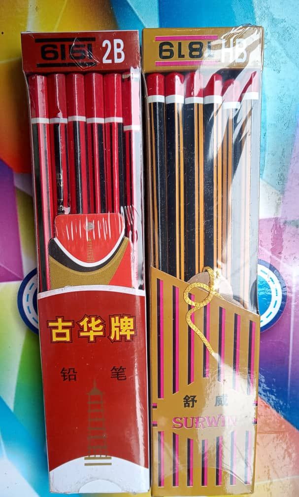 12 HB Pencil + 12 2B Pencil  In A Pack + 2 Free Wooden Ruler