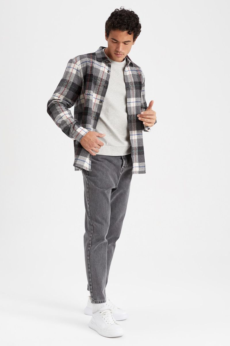 Man Young Regular Fit Woven Long Sleeve Shirt - Black