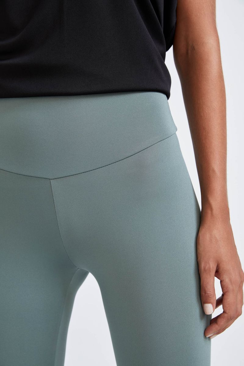 Woman Legging Fit Knitted Leggings-Green