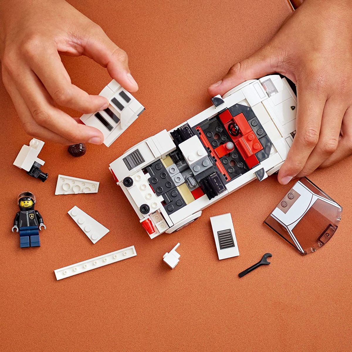 Lamborghini Countach 76908 Building Set (262 Pieces)