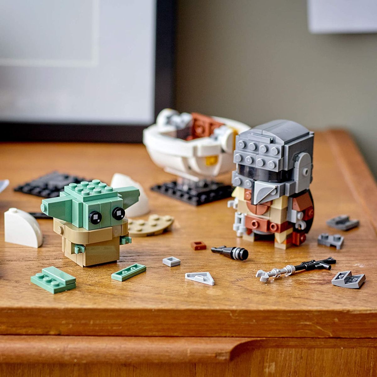 BrickHeadz Star Wars The Mandalorian & The Child 75317 Building Kit (295 Pieces)