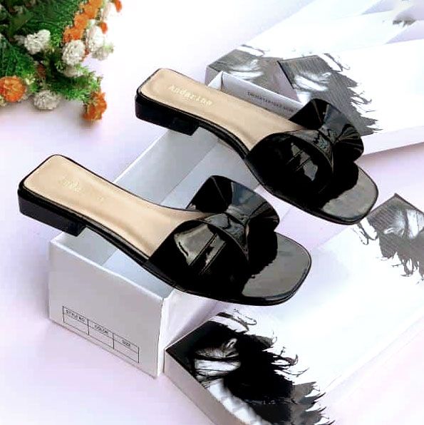 ANDARINA Quality Ladies Italian Shoes /Black Colour