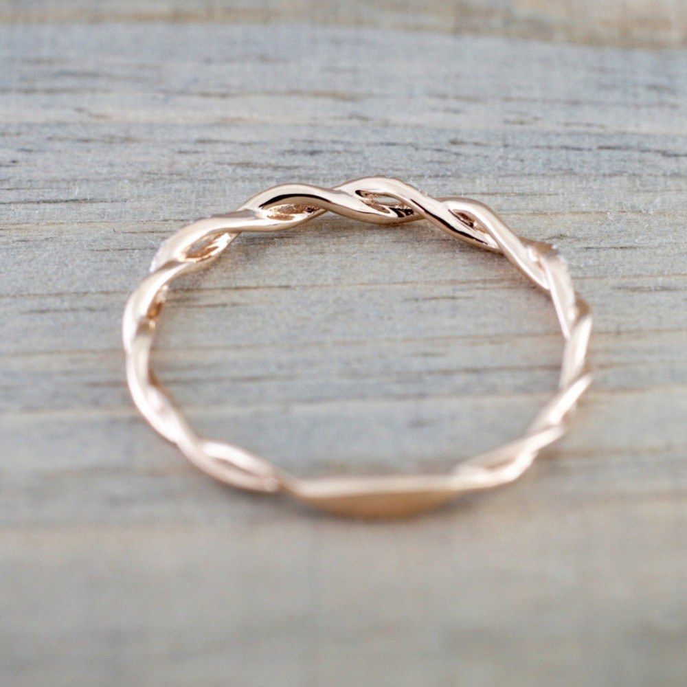 Women Exquisite Twist Ring Classical Alloy Bride Twisting