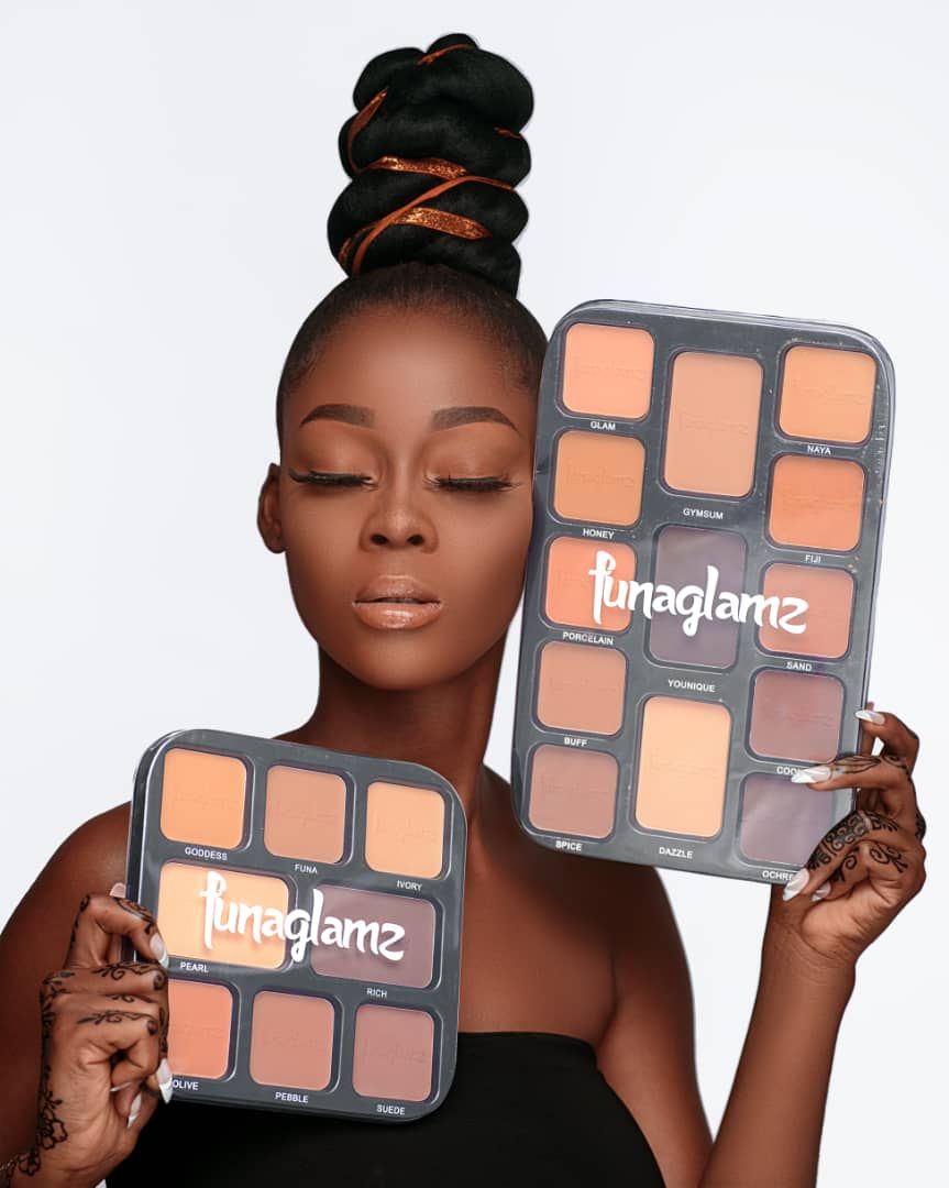13-in-1 Funaglamz Quality Professional Makeup Matte Powder Palette + Free Gift