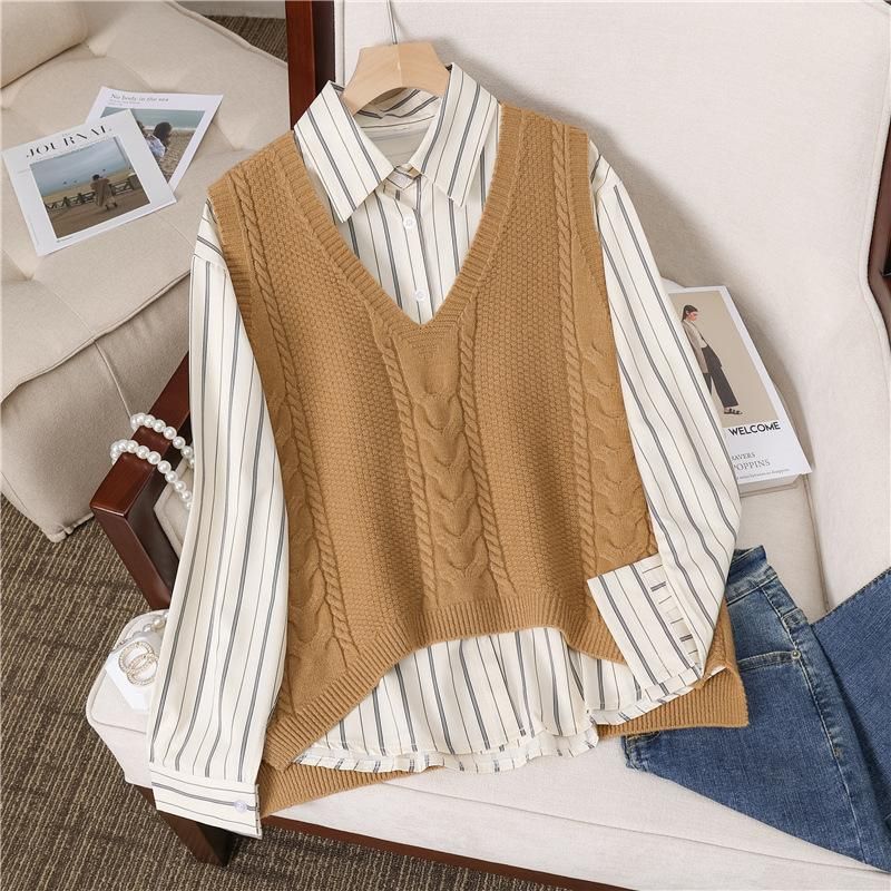 In the early autumn of 2022, the new Korean solid color Fried Dough Twists knitwear waistcoat V-neck