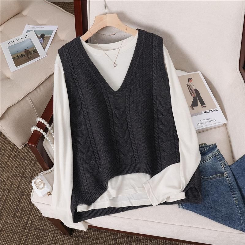 In the early autumn of 2022, the new Korean solid color Fried Dough Twists knitwear waistcoat V-neck