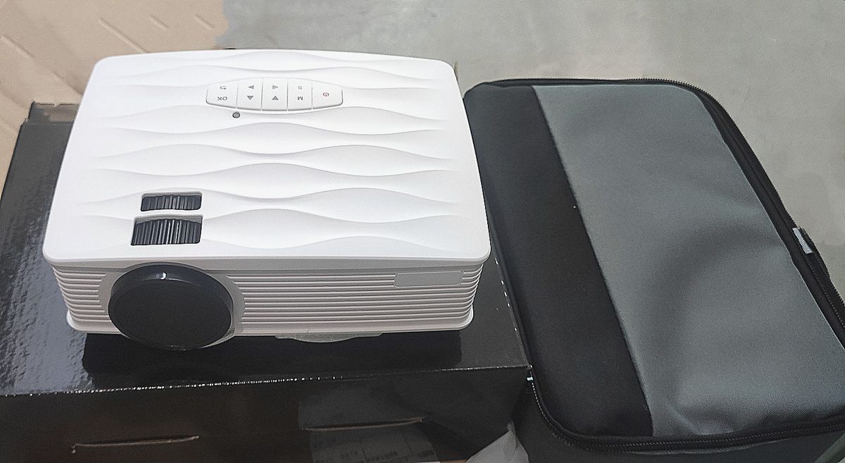 Movie LED TV 1080P 6000 Lumen MINI Projector Valentine's Day Gift+Free Handbag
