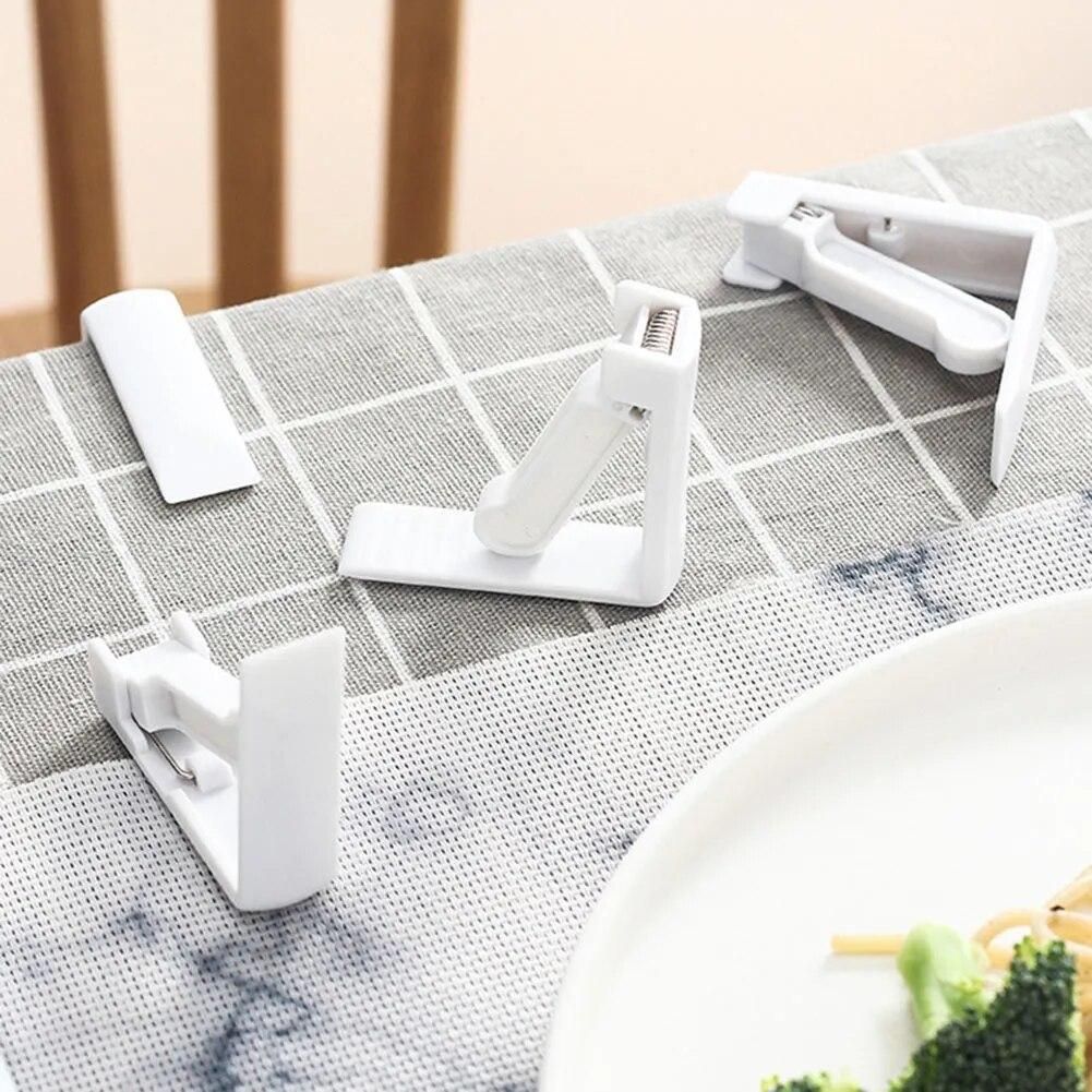 4Pcs Plastic Tablecloth Clips Non-slip Securing Holder Tablecloth Clamp Holder Table Cover Clamps for Picnics