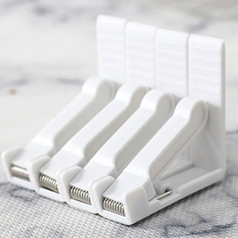 4Pcs Plastic Tablecloth Clips Non-slip Securing Holder Tablecloth Clamp Holder Table Cover Clamps for Picnics