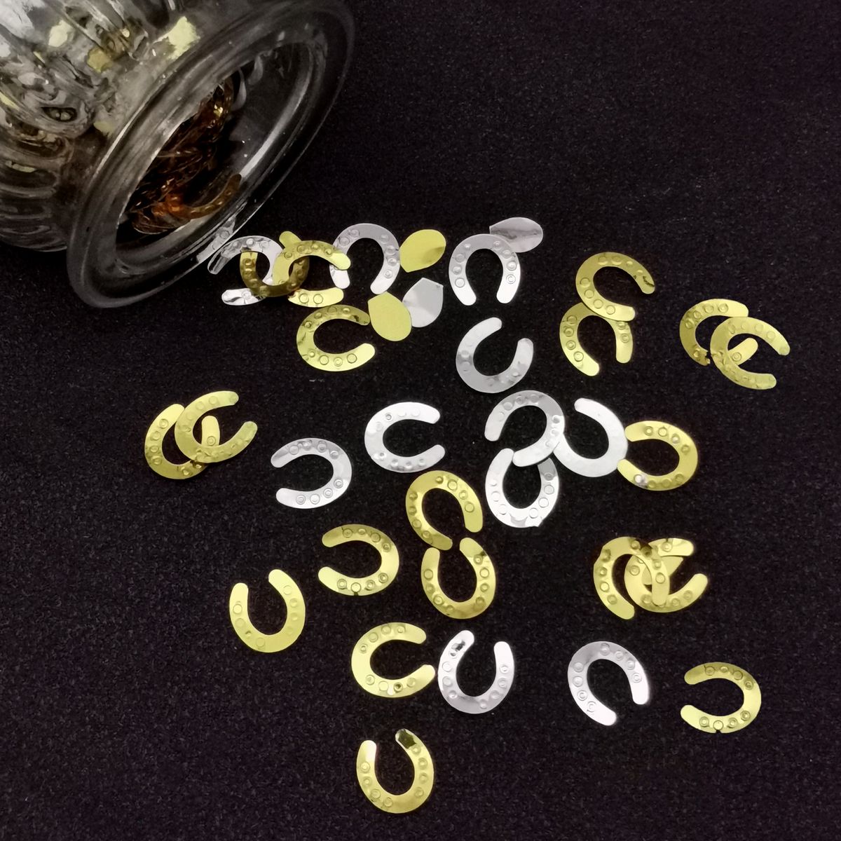 15g Wedding Confetti Pegion Love Heart Sequins Cross Horseshoe Church-Horseshoe