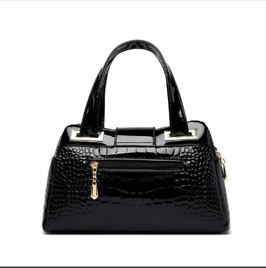 Woman's Hand Bags (Black Color).