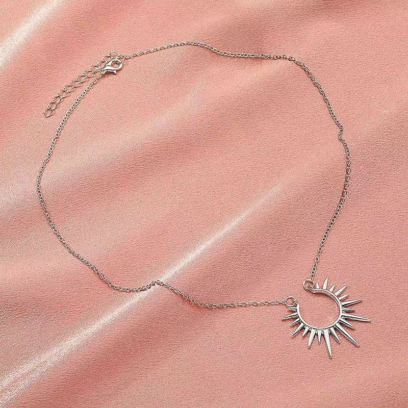 Beautiful Woman Sun Necklace Temperament Collarbone Necklace