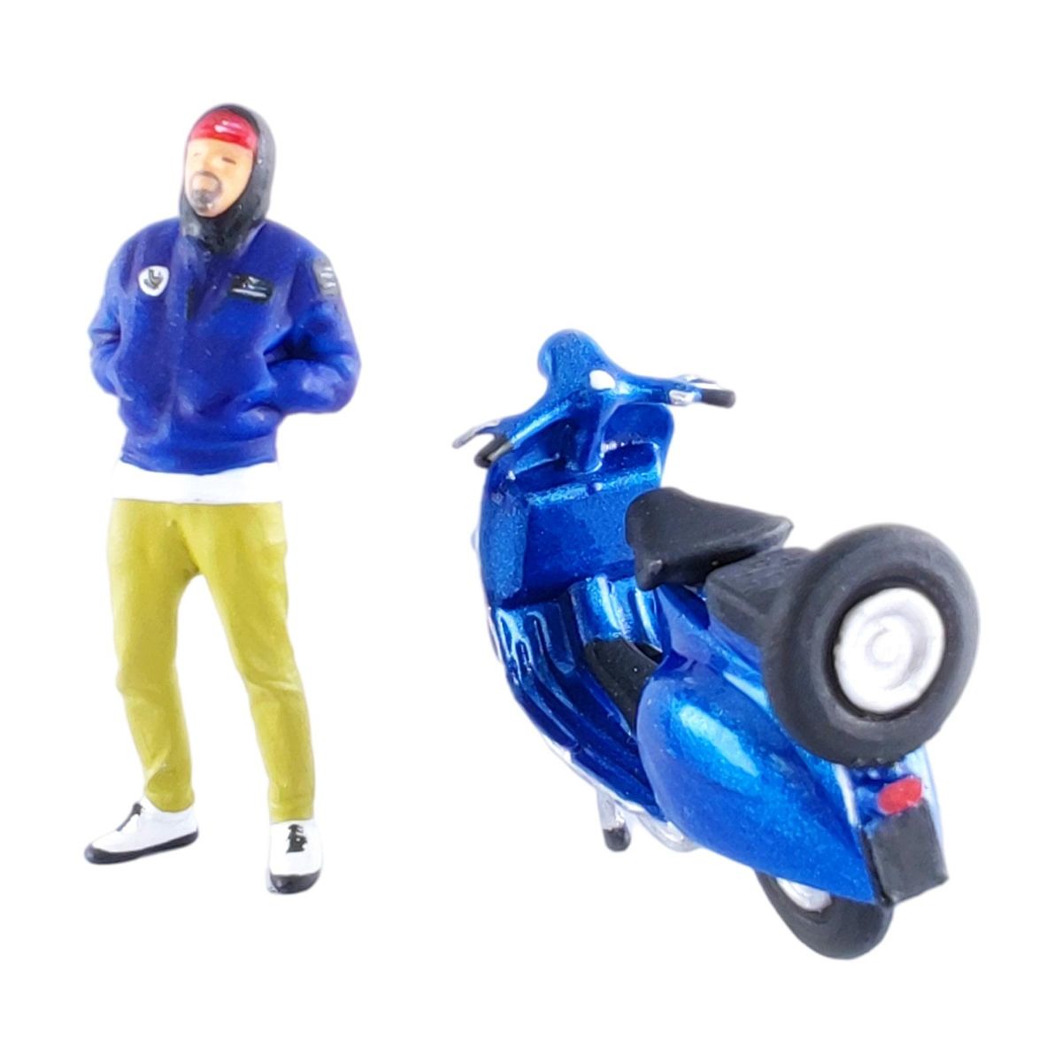 1:64 Figure Bearded  Motorcycle Sand Scene RM Blue