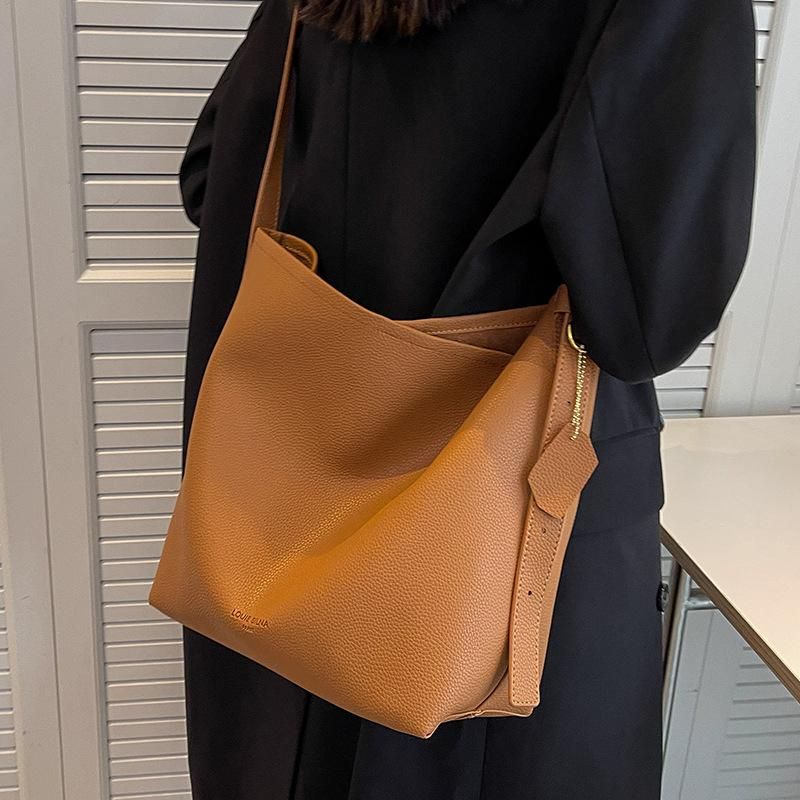 This year's popular bag for women with large capacity, 2022 new fashion shoulder bag, summer