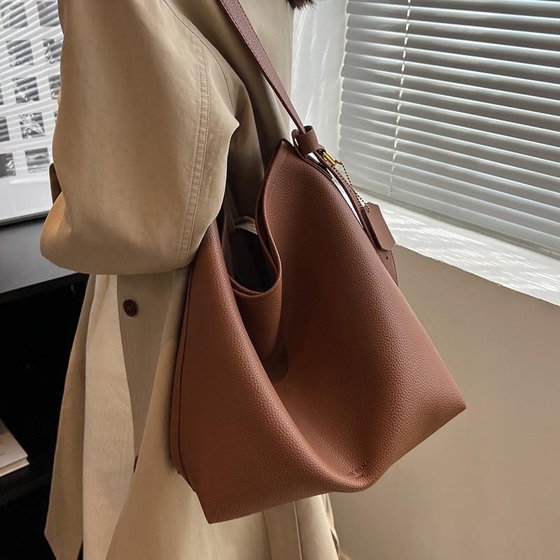 This year's popular bag for women with large capacity, 2022 new fashion shoulder bag, summer