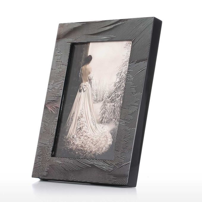 Photo Frame With Plume Texture Wooden Piano Baking Varnish