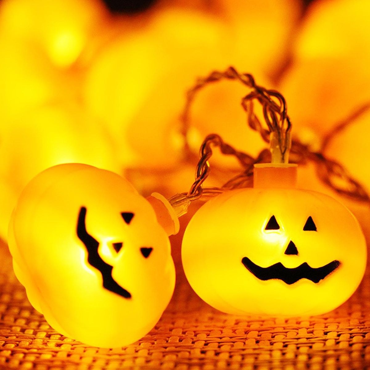 20FT 40LEDs Halloween String Lights Smiley Pumpkin Shaped Decorative Hanging Lights Waterproof LED Pumpkin Lights Battery Operated 2 Modes Pumpkin Spooky Lights