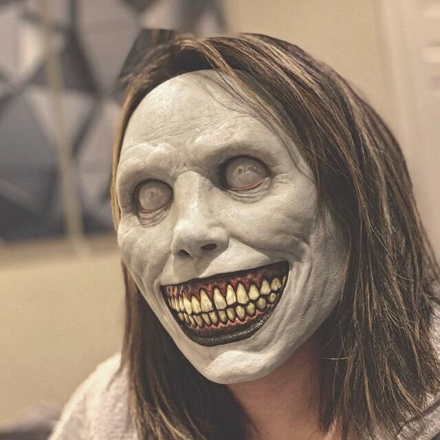 2021 Independent New Halloween Mask COS Exorcist Scary Smile White Eyes Demon Mask Wholesale white face mask