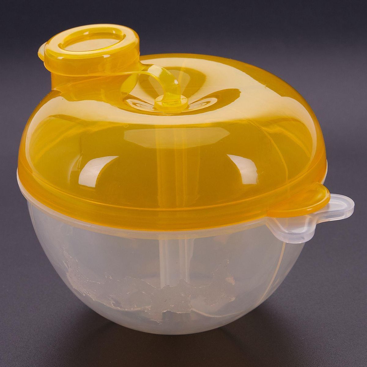 Formula Dispenser, Non-Spill Baby Milk Powder Dispenser and Snack Cup, Baby Food Storage Container (Yellow)